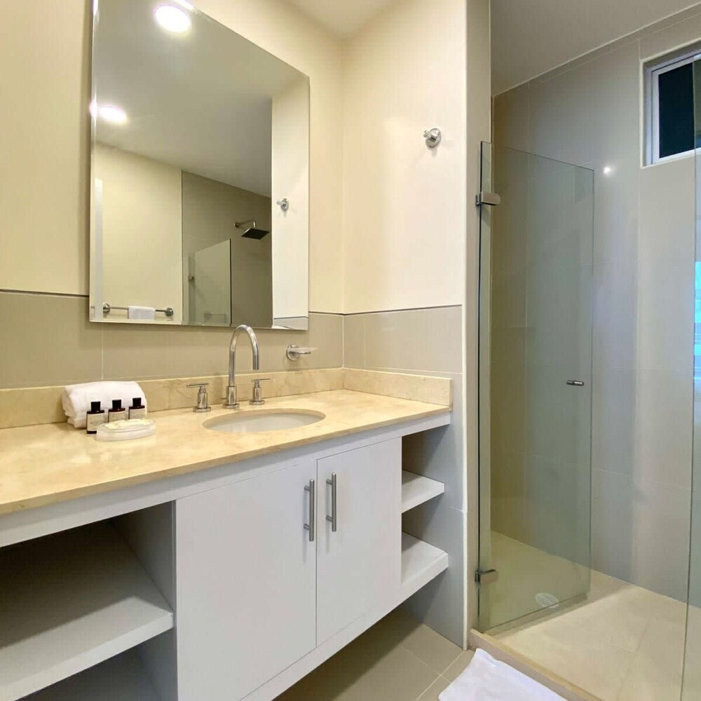 w Stunning 2BR w Pool n AC in Sunny Cartagena