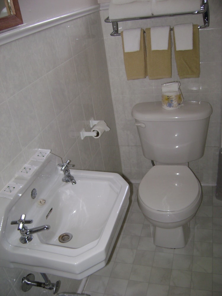 Lakelawn B&B Motel