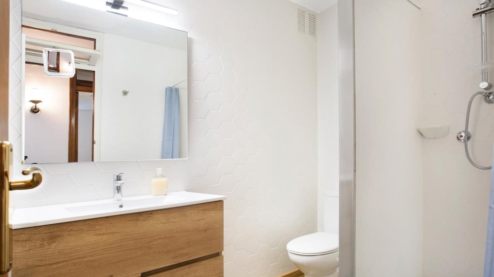 Rosamar in Llafranc With 3 Bedrooms and 2 Bathrooms