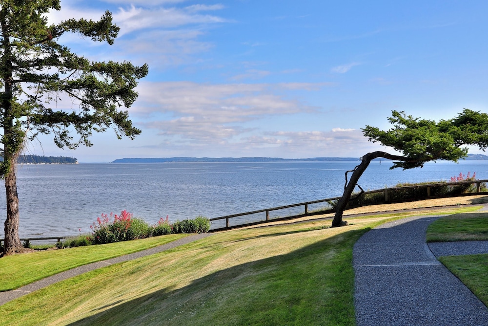 Mutiny Bay Condo by Avantstay Walk to the Beach view 5