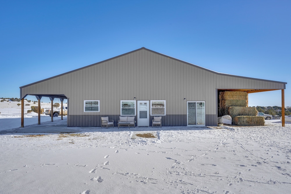 Mtn-view Hideaway w/ Wood Stove in Pueblo!