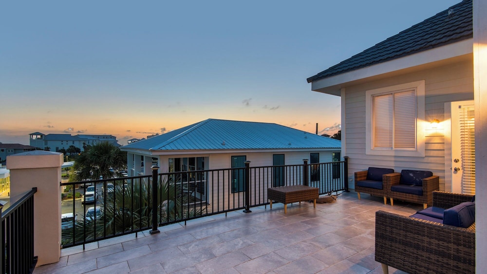 Luxurious Gulf-side Living in Santa Rosa Beach!