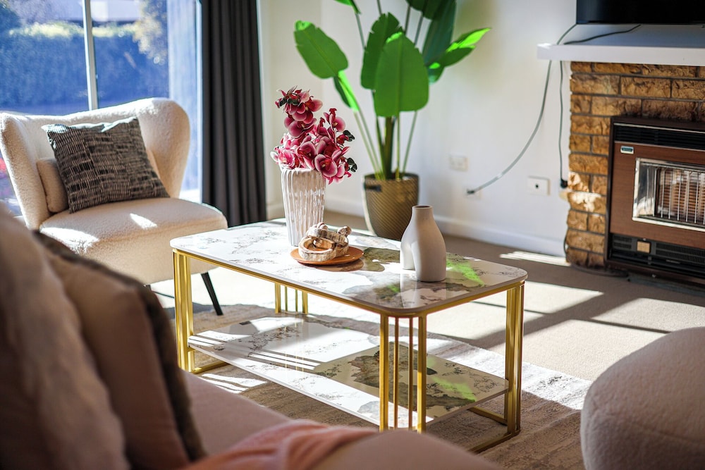 StayAU Private Two-Storey 6 Beds House Wendouree
