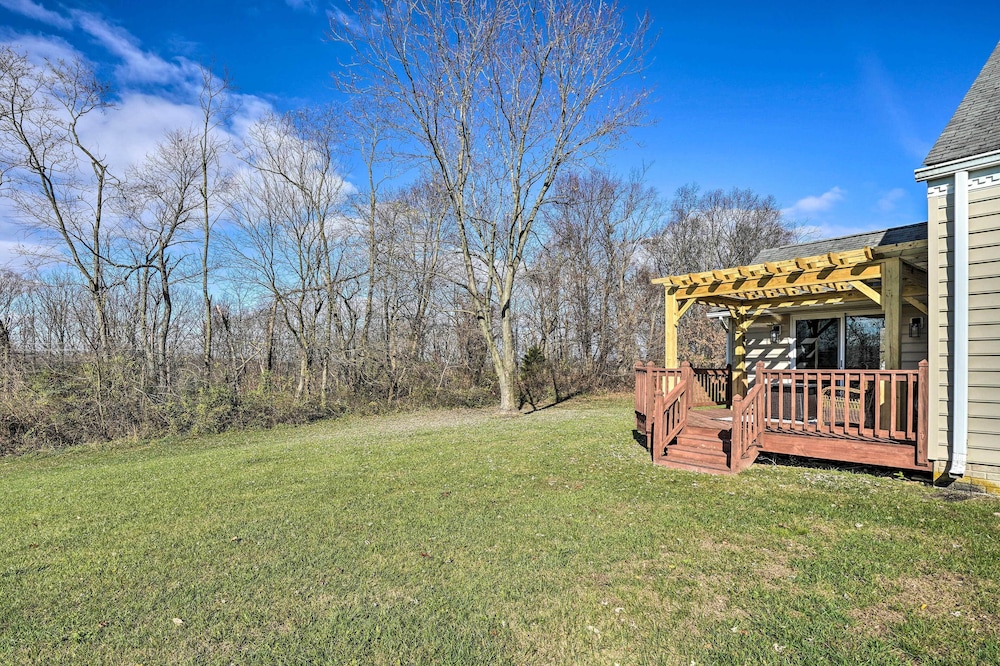 'chateau Ridge' Peaceful Retreat w/ Fire Pit!