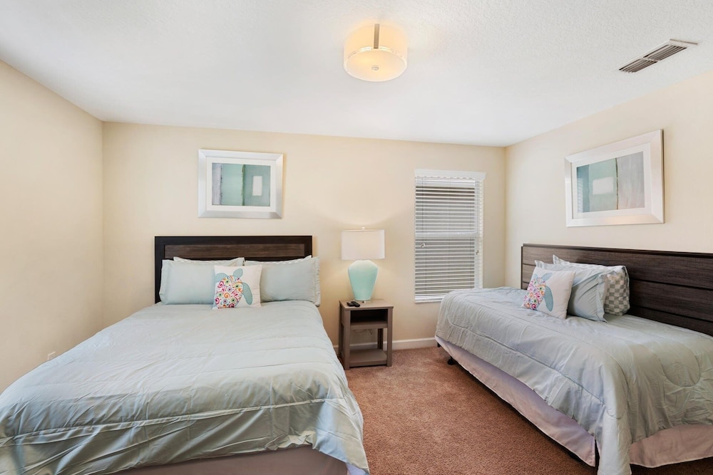 Paradise Palms Resort 5 Bedroom Home with Spa 5 Home