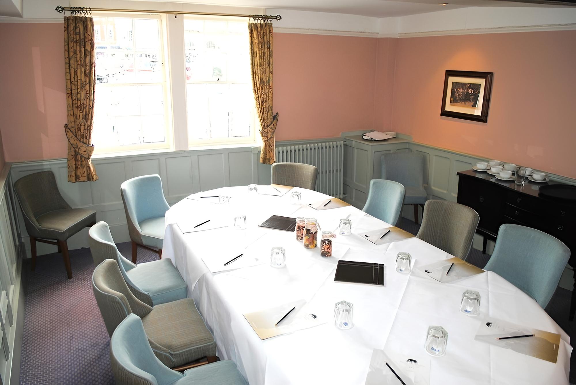 Devizes Vacations - The Bear Hotel - Property Image 9