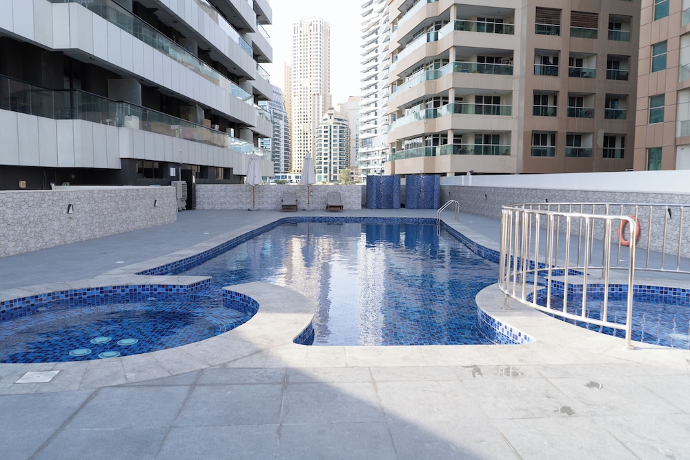 1BR in Dubai Marina Near Metro
