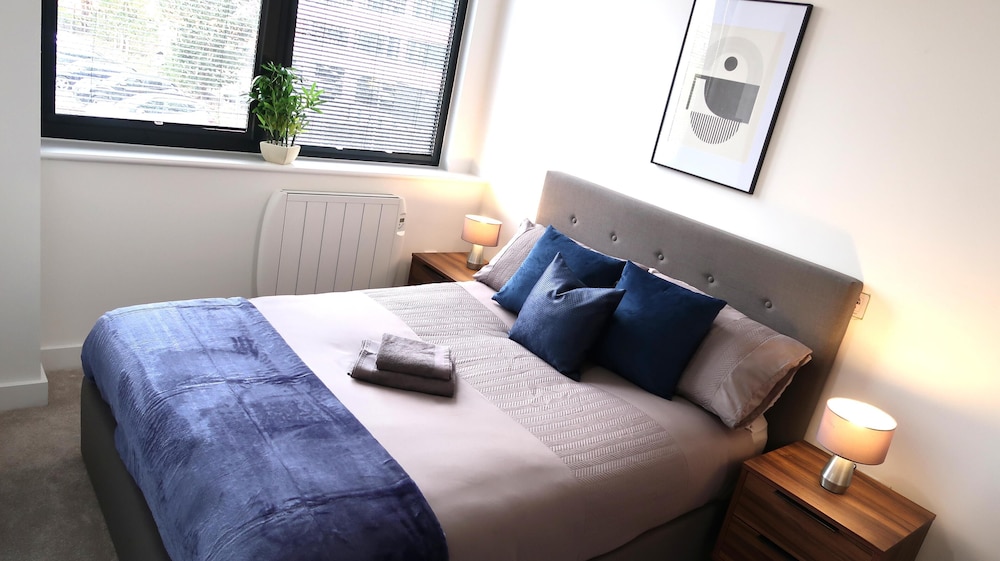 Cosy Apartment in Old Trafford With Parking Space view 3