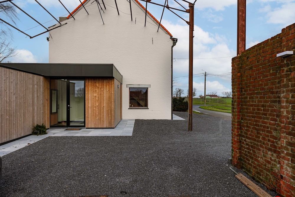 Vacation Home for 6 Person and Beautiful Garden