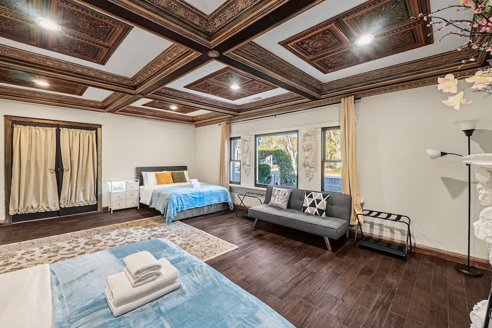 SJ Downtown 5 BR Stunning House
