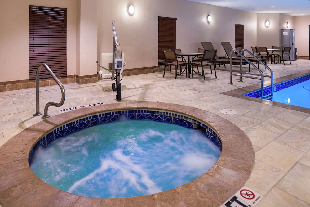 Big Spring Vacations - Hampton Inn  Suites Big Spring - Property Image 13