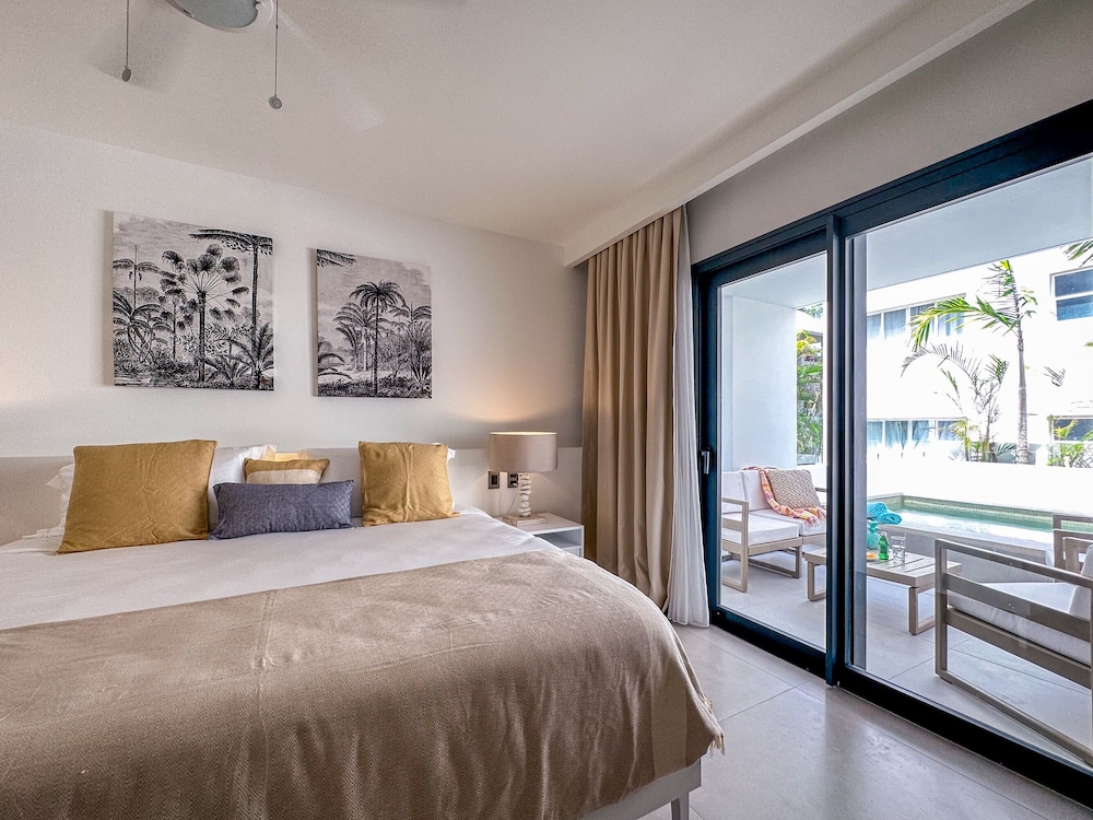 Luxury 3 Bedroom Apartment at the Beach