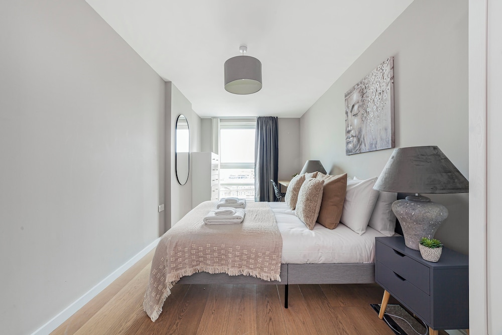 The Lambeth Apartment