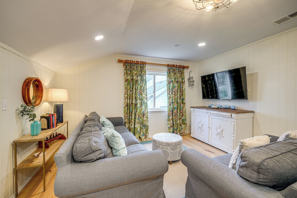 Private Beach Access & Hot Tub: Kitty Hawk Haven