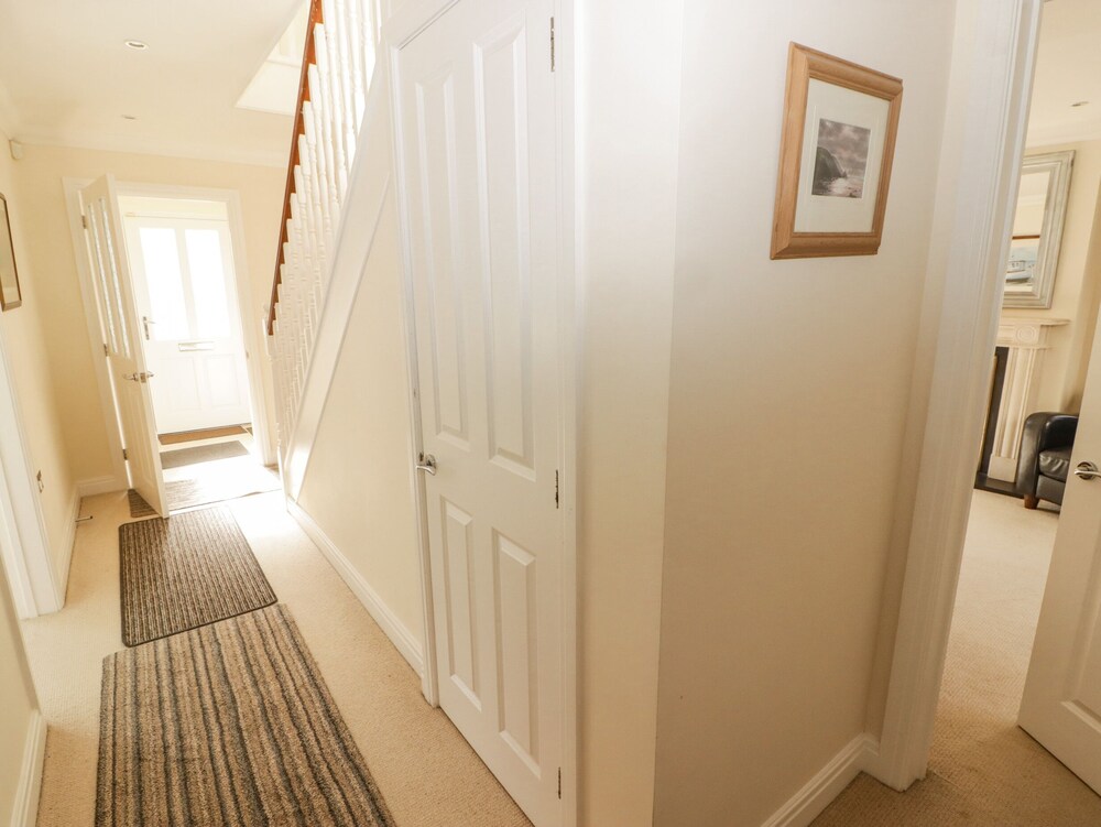 3 Strawberry Close