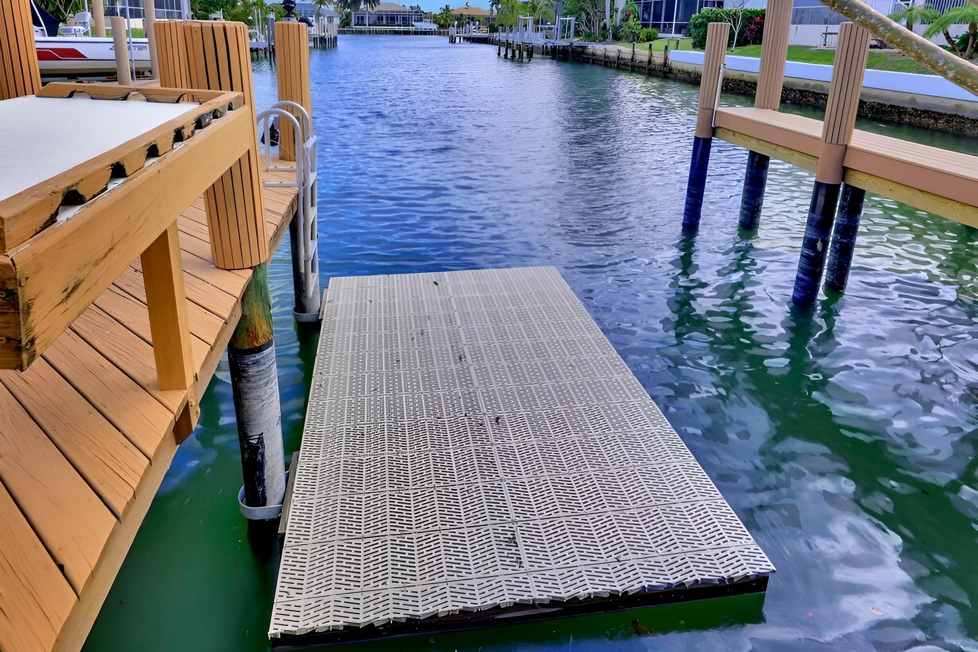 Shalimar Waterfront Pool Home view 5