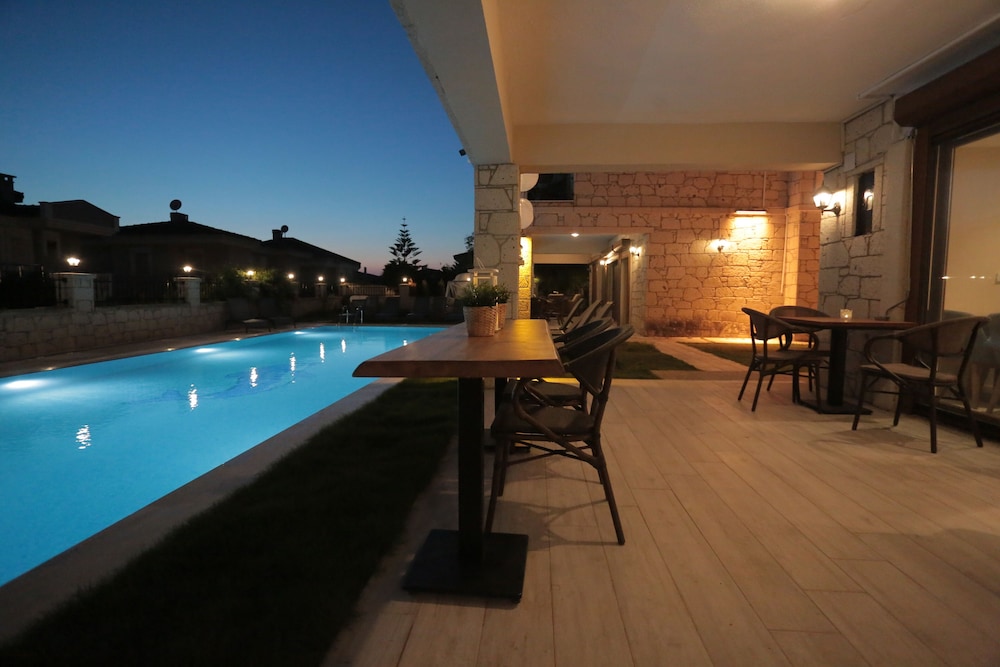 Fizzio Alaçatı Hotel - Image 35