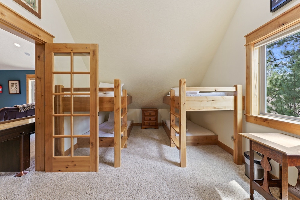 4 Red Fir 6 Bedroom Home