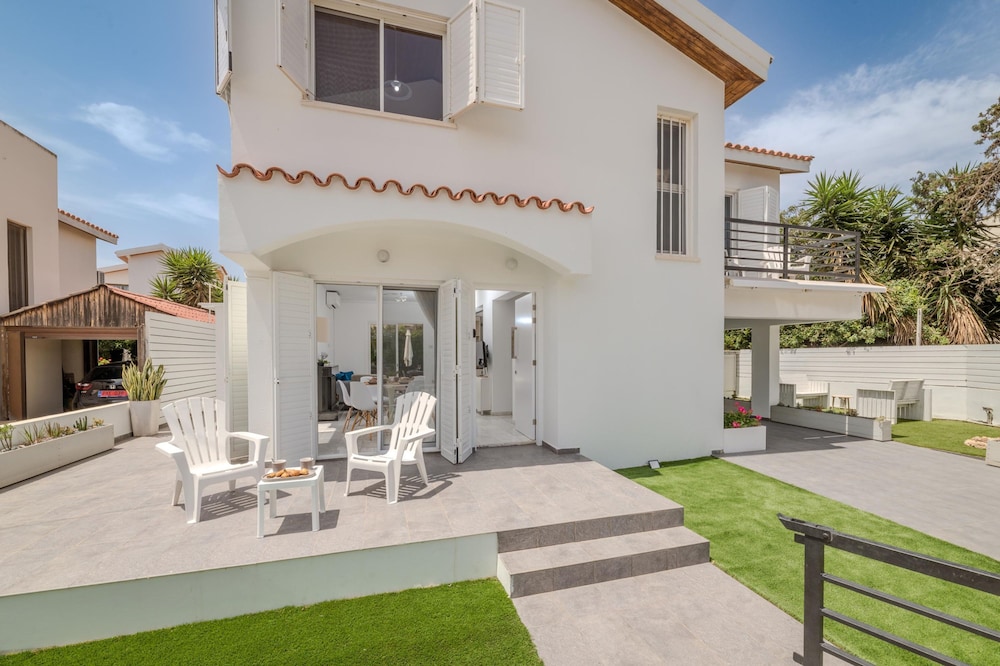 La Casa De Louie in Ayia Napa