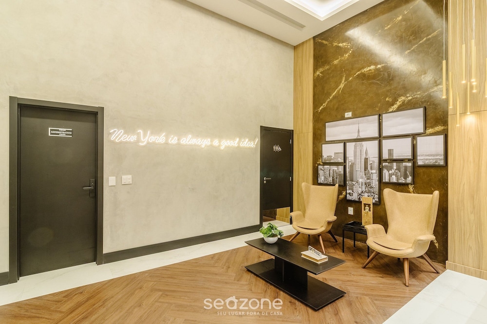 Your Exclusive Stay Just Steps From the sea in Meia Praia - FFS II