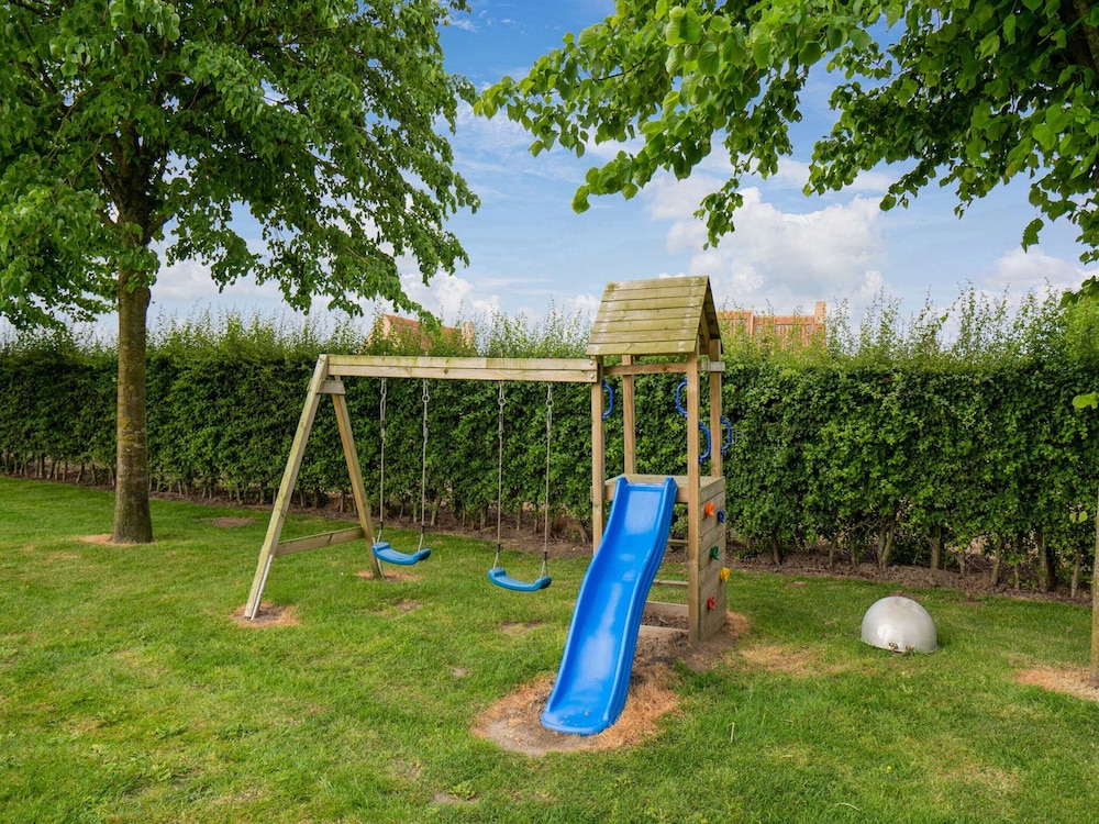 Holiday Home in West Flanders With Garden and Bubble Bath