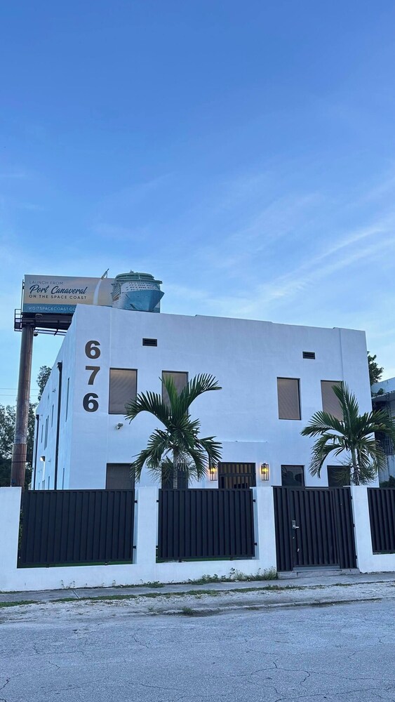 Stanza Wynwood Parking Laundry Wifi