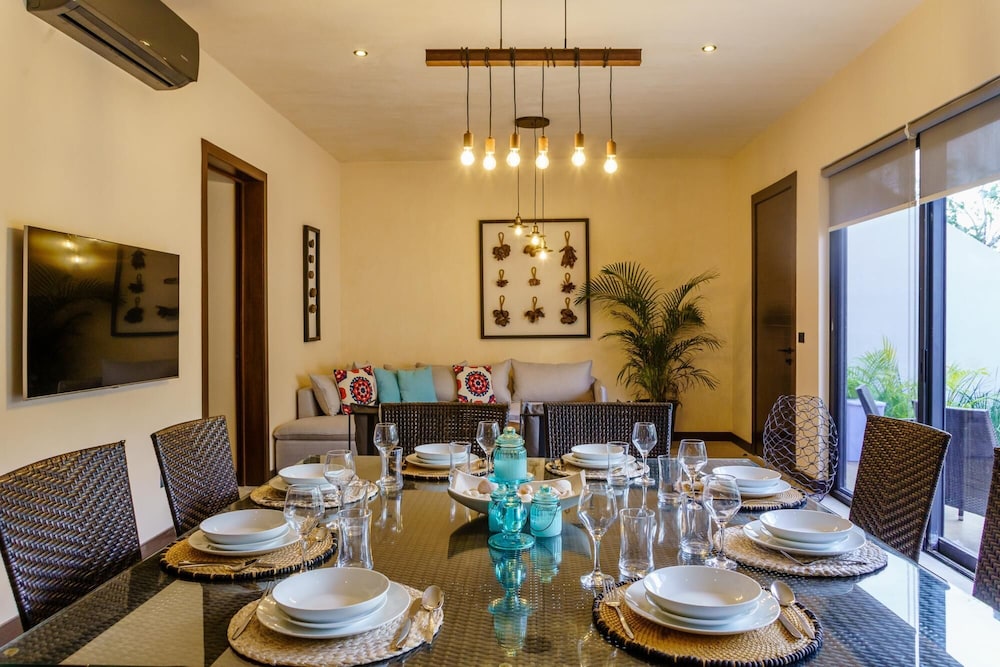 Amazing Jungle Villa Tropical Ambiance in Private Pool Awesome Terrace Perfect for Large Groups view 5
