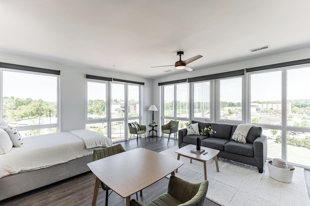Anthem House Huntsville MidCity, powered by Placemakr