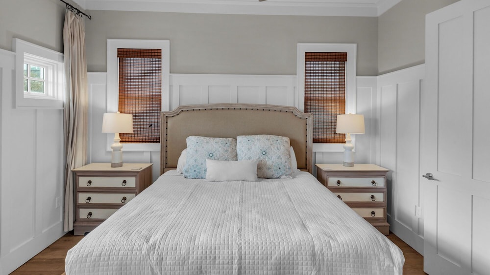 Sleep up to 20 - 2 Homes Side by Side - Gated Community w/ Community Pool! view 5