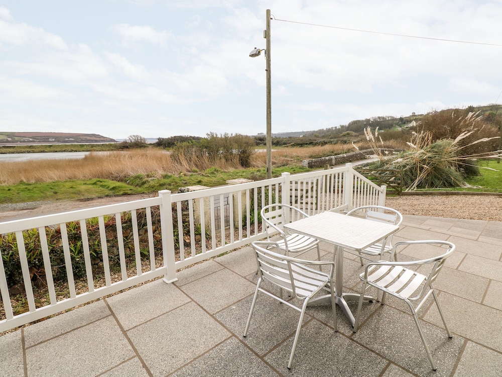 Pickleridge View
