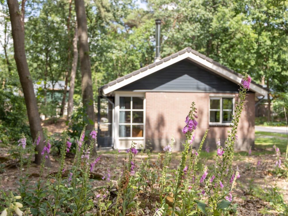 Bungalow in Park De Peel - Car-free Retreat