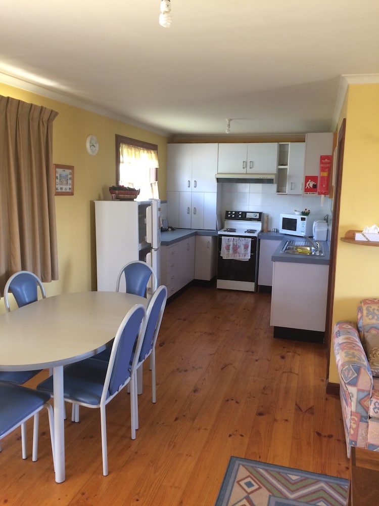 Cooba Holiday Motel