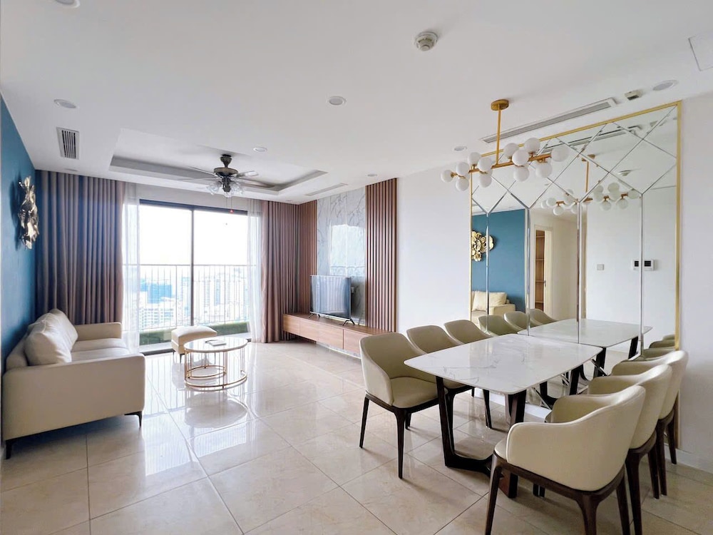 TIL Vinhomes D'capitale Elegance Suites