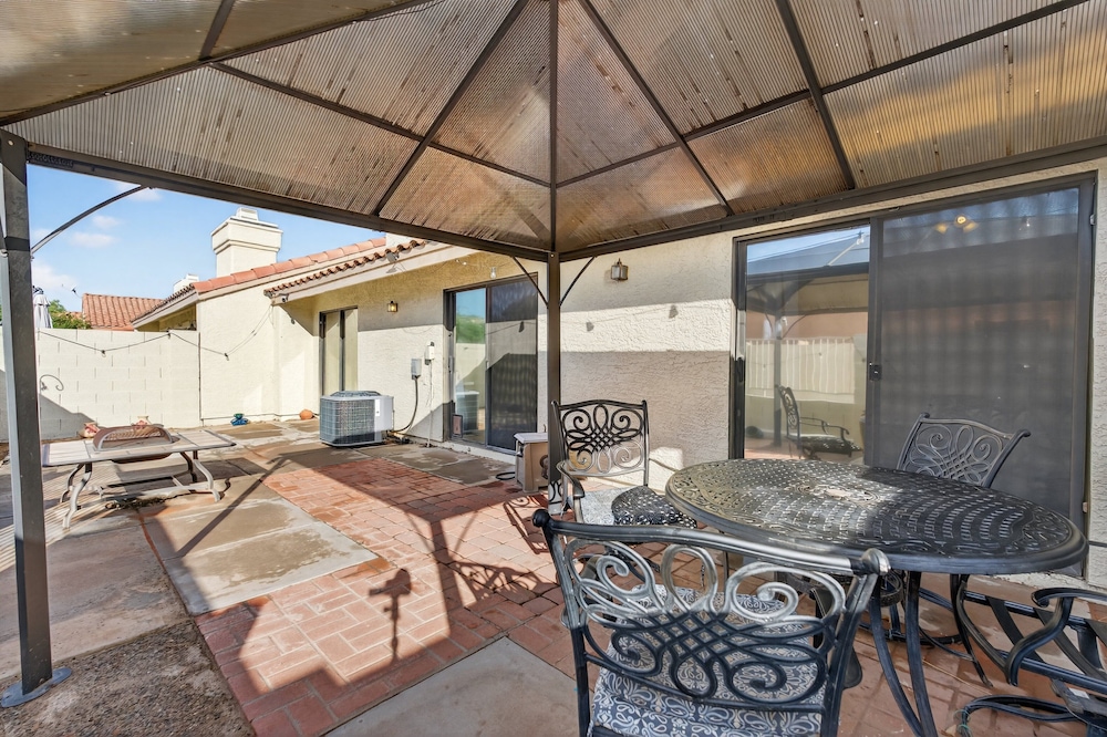 Tempe Oasis With Fire Pit & Bbq Lounge 2 Bedroom Home