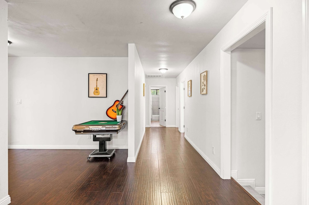Not Affected by the Fire/spacious Retreat w/ Large Kitchen & Outdoor Patio