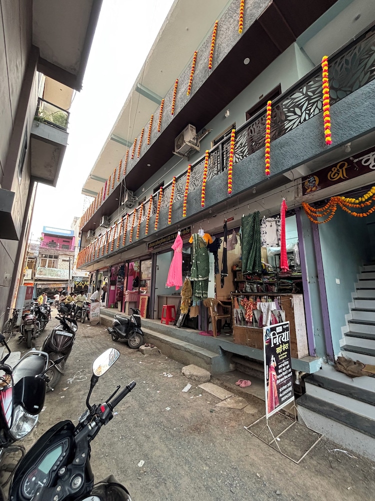 SHRI KRISHNA HOTEL