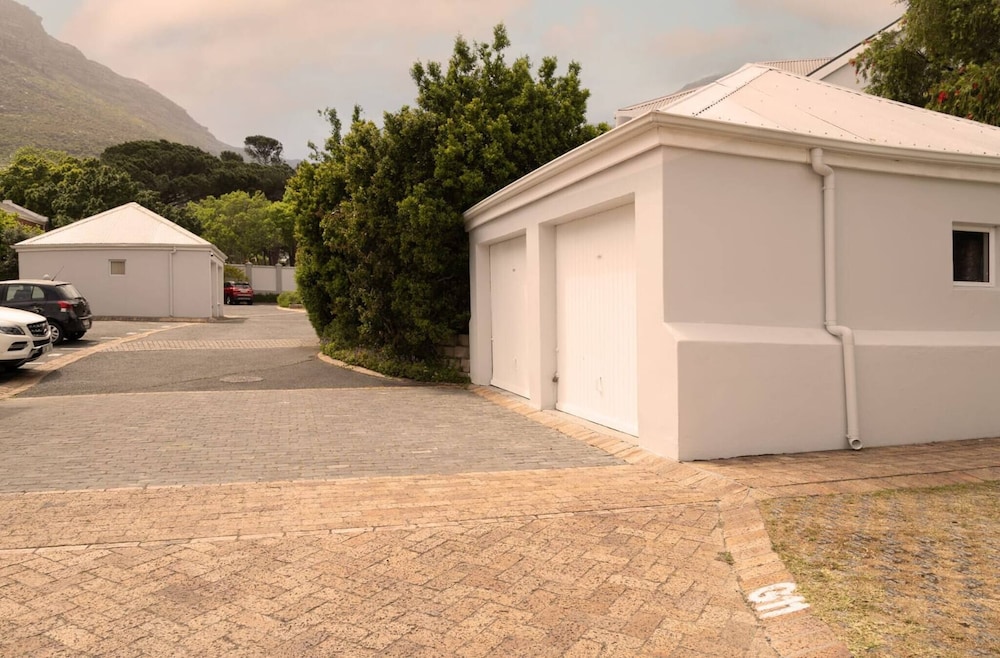 2 Bedroom Apartment, Princess Beach Club, Houtbay