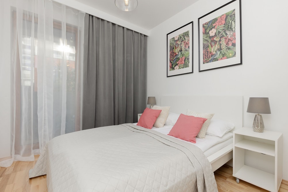 Krasinskiego Comfy Apartament by Renters view 5