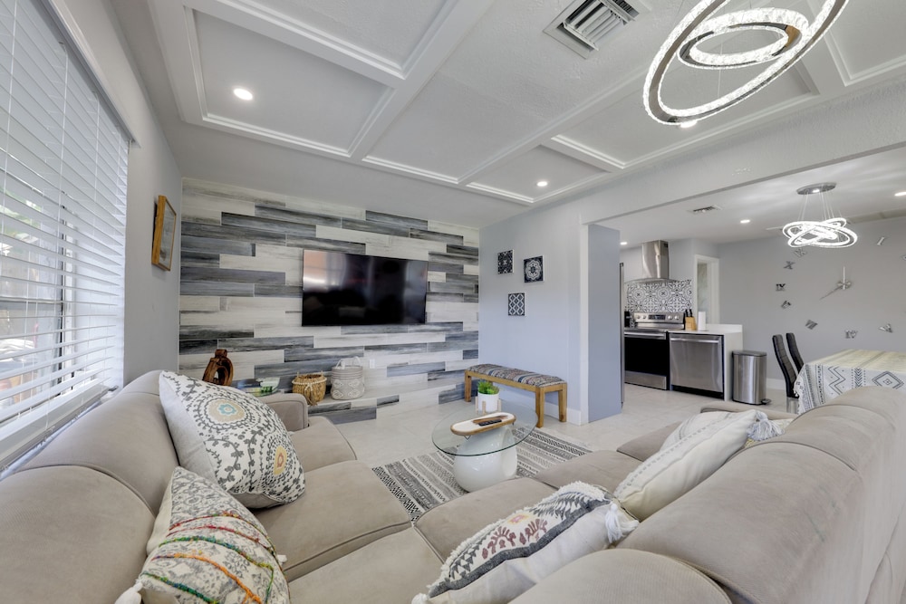 3 Mi to Beach: Home w/ Outdoor Space in Hollywood