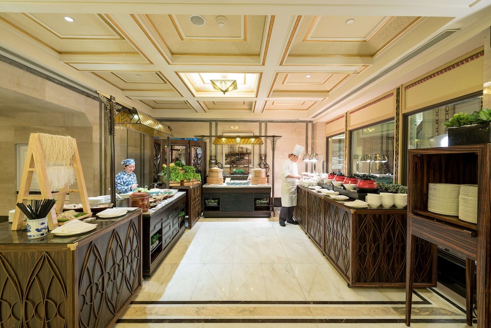 Fairmont Peace Hotel on the Bund 9