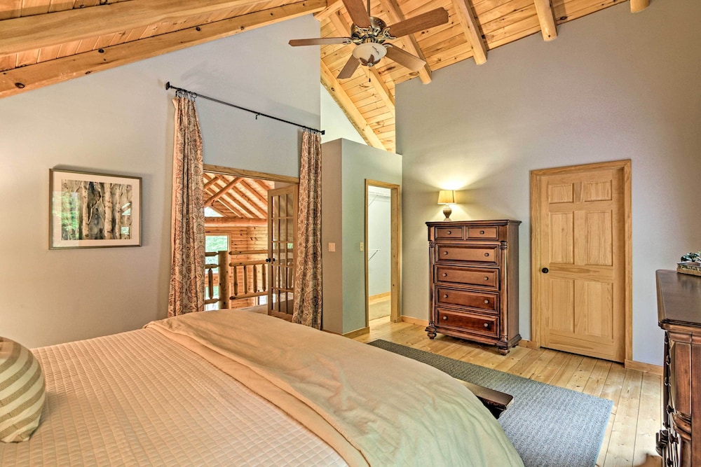 Quiet Cabin w/ Hot Tub ~ 15 Mi to State Parks! view 4