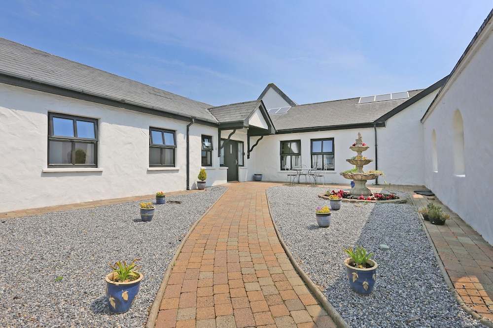 The Courtyard B&B