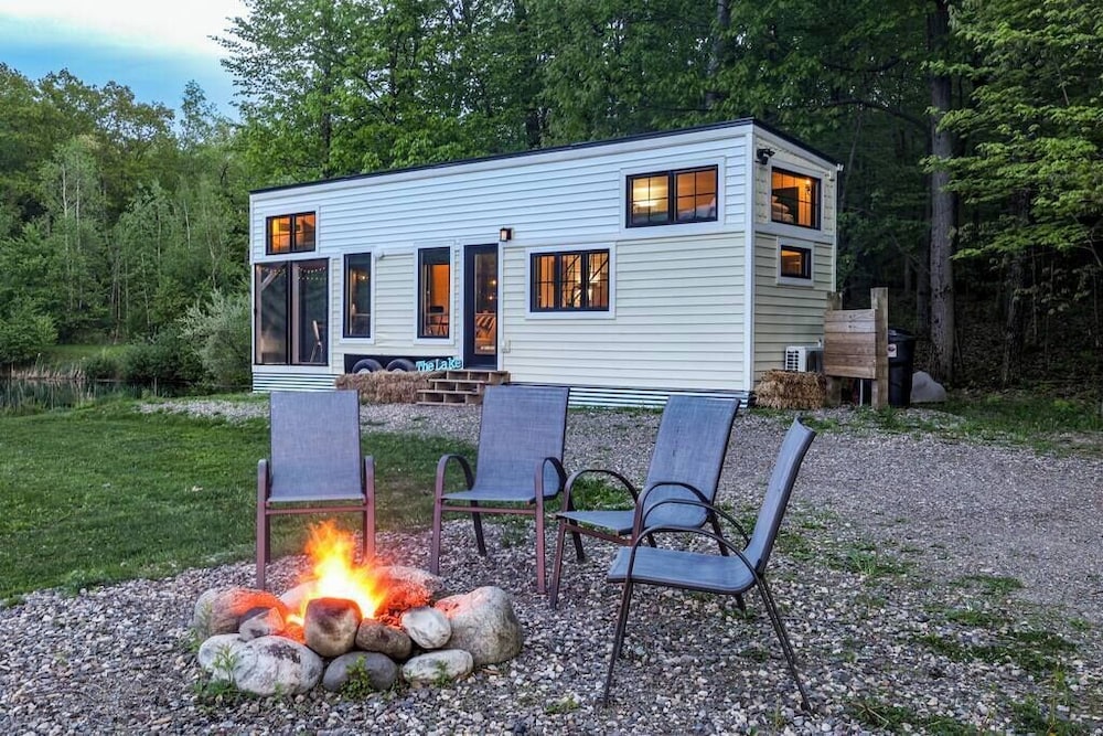 Hidden Retreat 4-homes 134 Acres