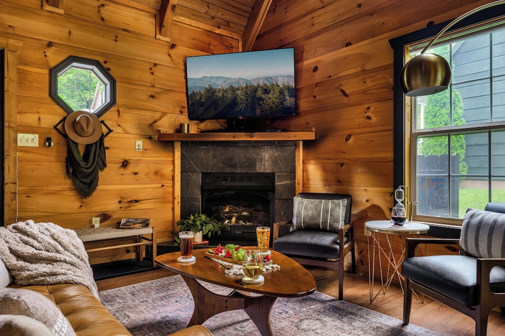 The Copper Bird Cabin