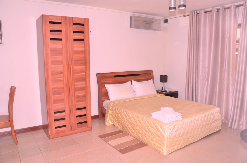 Fully Equipped Apart. 4 ppl Only 500m From Flic-en-flac Beach view 5