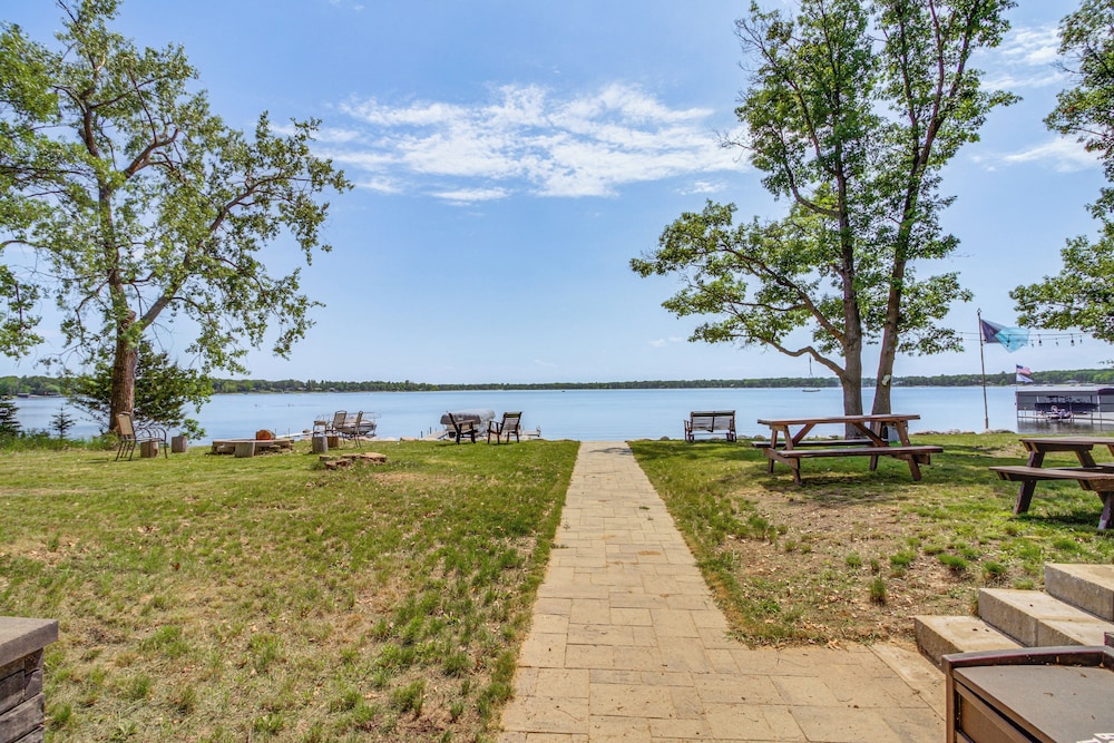 Private Beach & Dock: White Sand Lake Retreat!