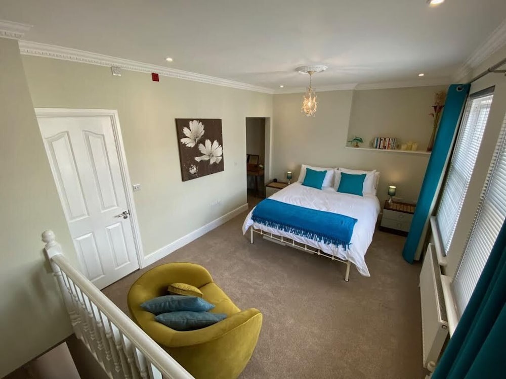 Lovely Seaside Apartment in Central Eastbourne view 2