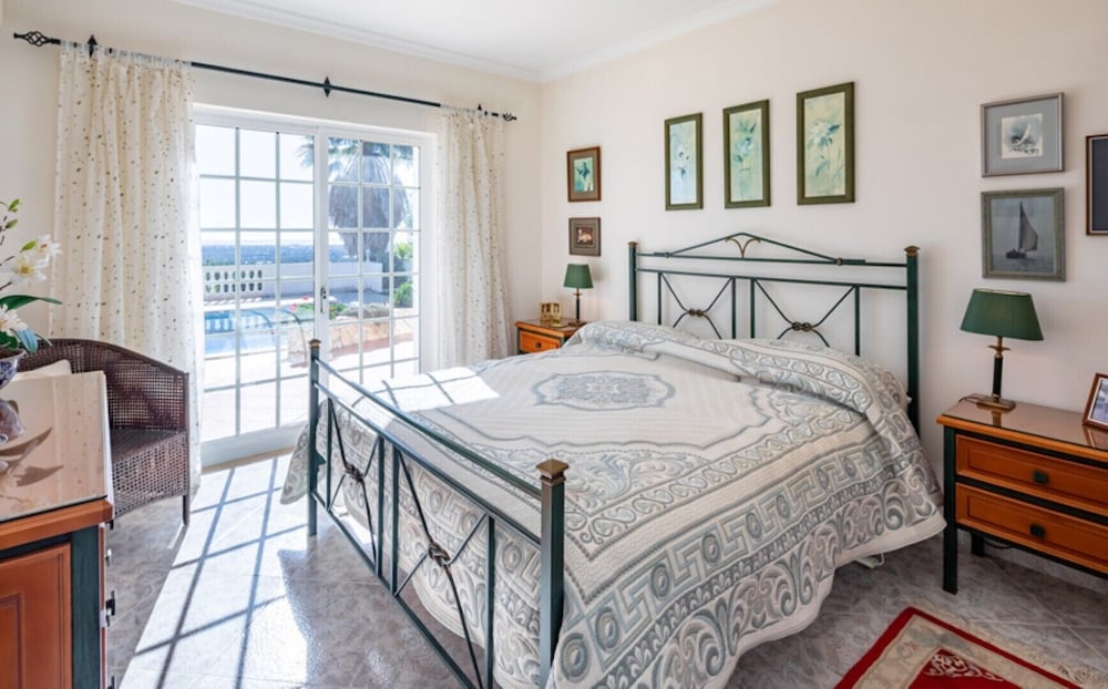 Faro Vacations - Beautiful 3-bed Villa in Faro Spool  Seaview - Property Image 5