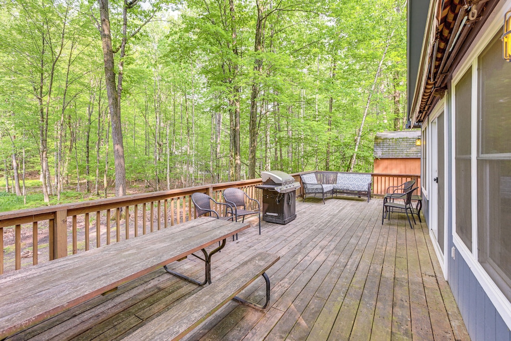 Wooded Country Home w/ Spacious Deck in Farwell!