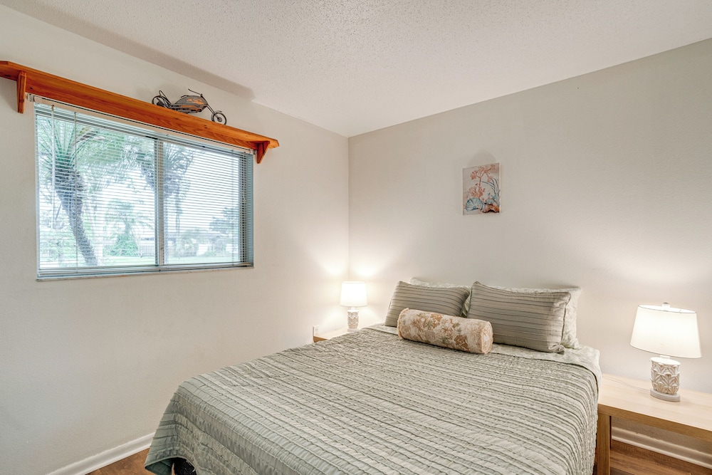 2 Mi to Beach: Home w/ Pool in Venice
